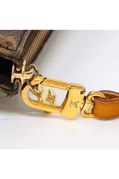 Louis Vuitton Pochette Accessoire