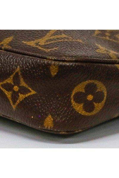 Louis Vuitton Pochette Accessoire