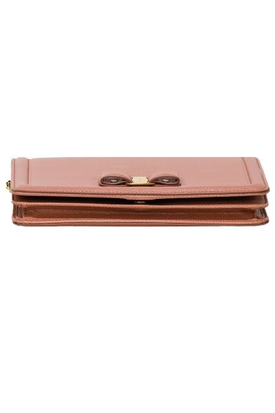 Ferragamo - Wallet on chian